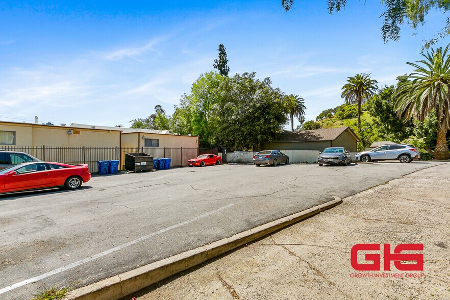 More Photos Of 4121 Marmion Way, Los Angeles Apartments For Sale