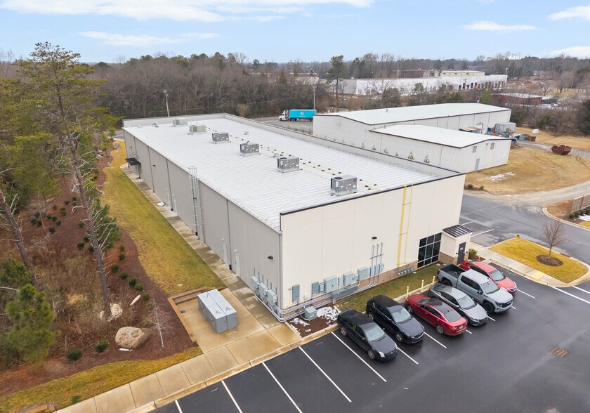More Photos Of 10420-10440 John Price Rd, Charlotte Light Manufacturing For Sale