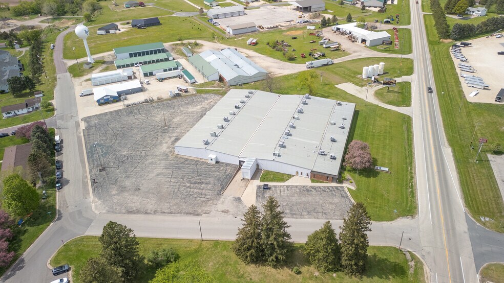 More Photos Of 901 Home St, Rushford Manufacturing For Sale