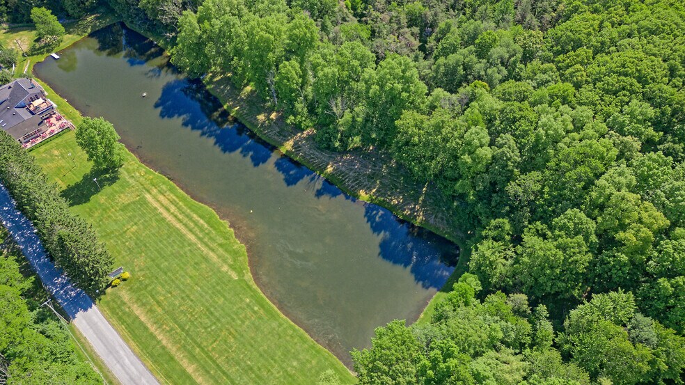 More Photos Of 160 Creamery Rd, Greenville Specialty For Sale