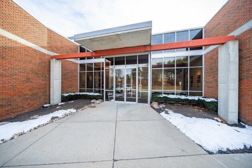 More Photos Of 2221 Schrock Rd, Columbus Office For Sale
