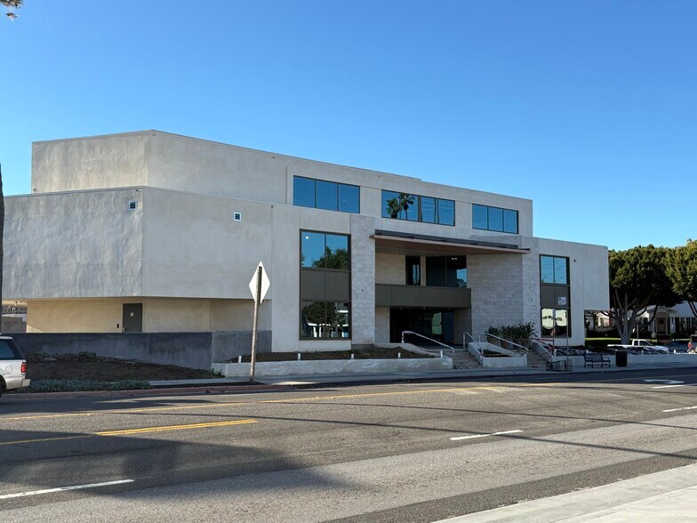 More Photos Of 435 N Pacific Coast Hwy, Redondo Beach Office For Lease