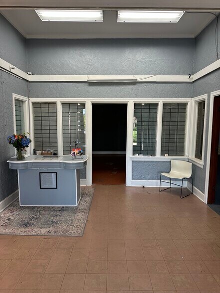 More Photos Of 2927 Paseo Dr, Oklahoma City Office For Lease