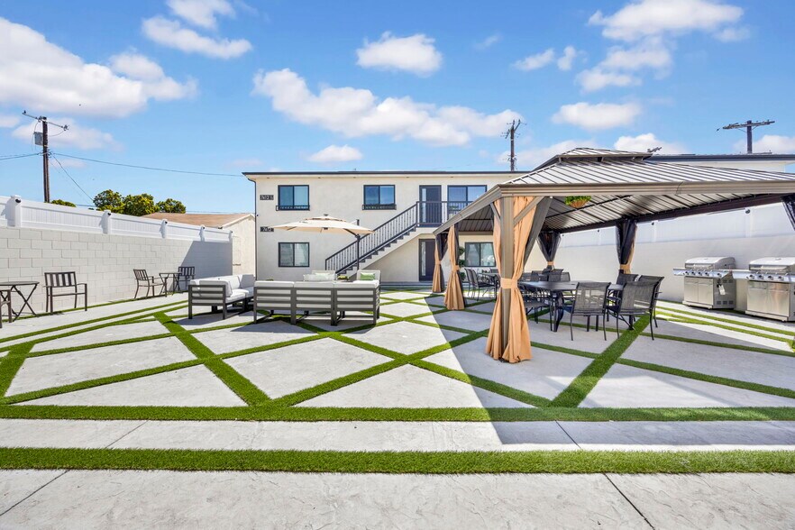 More Photos Of 7410 Denny Ave, Sun Valley Healthcare For Sale