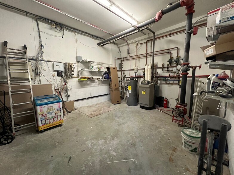 More Photos Of 267 Saw Mill River Rd, Elmsford Freestanding For Sale