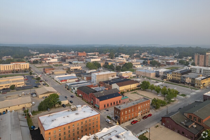More Photos Of 206-218 Choctaw St, Leavenworth General Retail For Sale