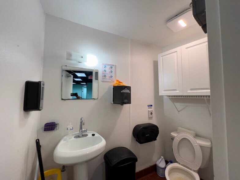 More Photos Of 3400 NE 2nd Ave, Miami Restaurant For Sale