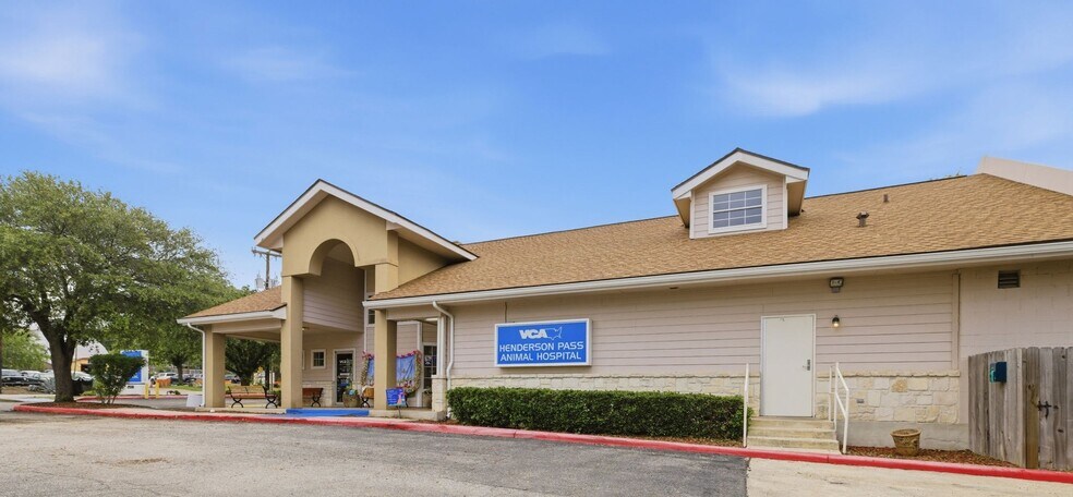 More Photos Of 2558 Thousand Oaks Dr, San Antonio Veterinarian Kennel For Sale