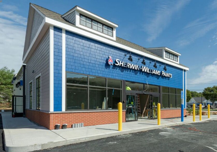 More Photos Of 413 Nathan Ellis Hwy, Mashpee Storefront For Sale