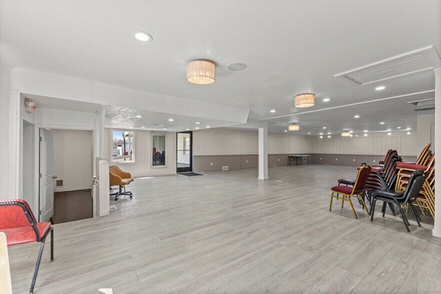 More Photos Of 1217 S Merriman Rd, Westland Lodge Meeting Hall For Sale