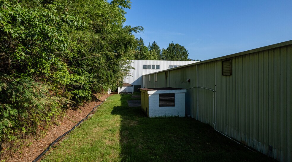 More Photos Of 1731 Camden Ave, Durham Manufacturing For Sale