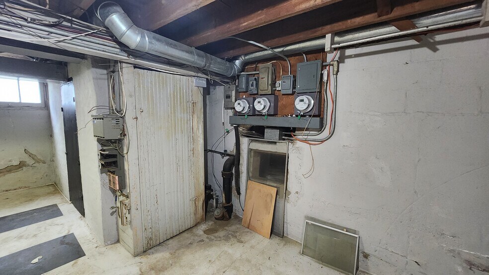 More Photos Of 1110 W Oakland Ave, Austin Apartments For Sale