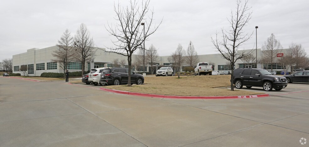 More Photos Of 631 S Royal Ln, Coppell Light Distribution For Lease