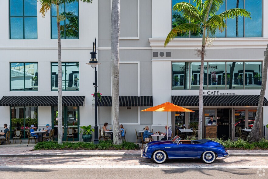 More Photos Of 821 5th Ave S, Naples Office For Lease