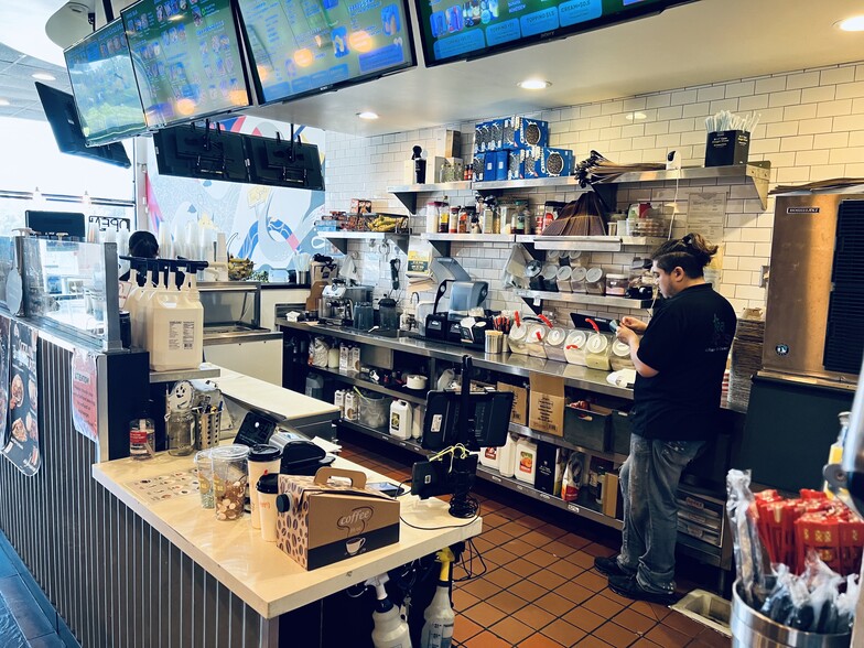 More Photos Of 1431-1449 Colorado Blvd, Pasadena Restaurant For Lease