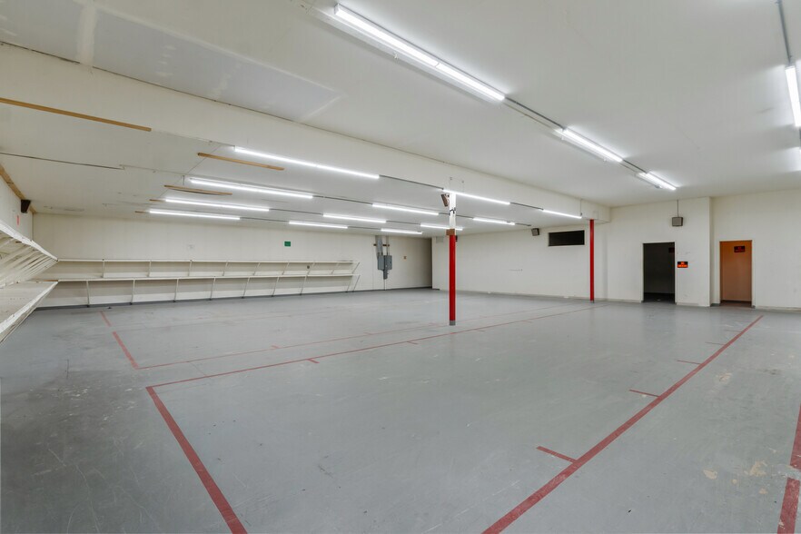 More Photos Of 703 N 7th St, Chewelah Manufacturing For Sale