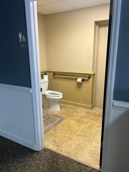 More Photos Of 897 N Monroe St, Tallahassee Office For Lease