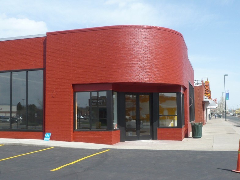 More Photos Of 3299 S Broadway, Englewood Freestanding For Lease