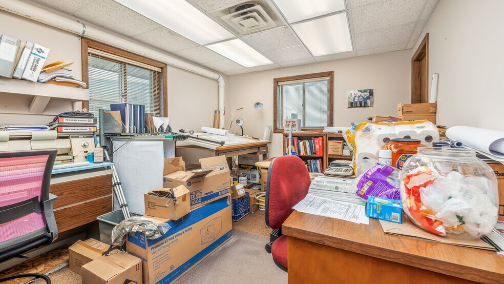 More Photos Of 1333 Jackson St, Iron Mountain Industrial For Sale