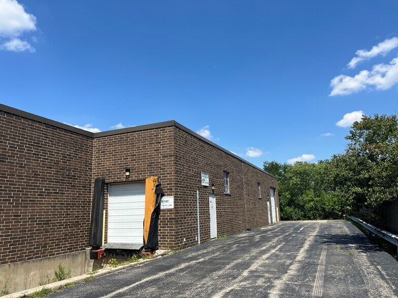 More Photos Of 201-207 William St, Bensenville Warehouse For Lease