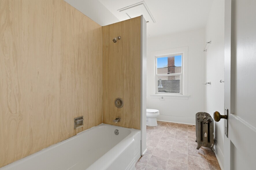 More Photos Of 317 18th Ave E, Seattle Apartments For Sale