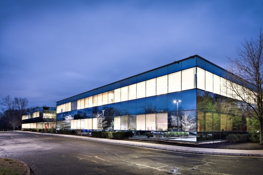 More Photos Of 195 Route 9 S, Manalapan Township Office For Lease