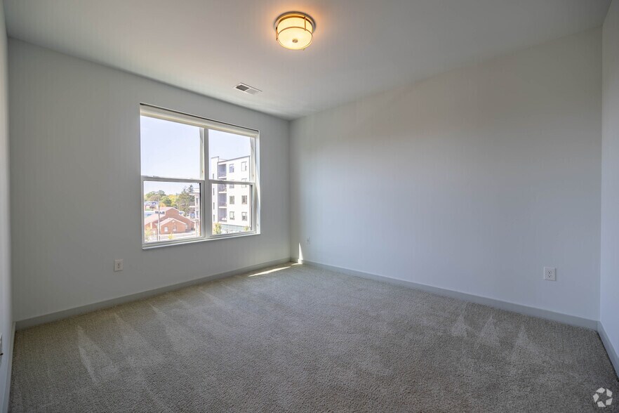 More Photos Of 5829 Madison Rd, Cincinnati Apartments For Lease