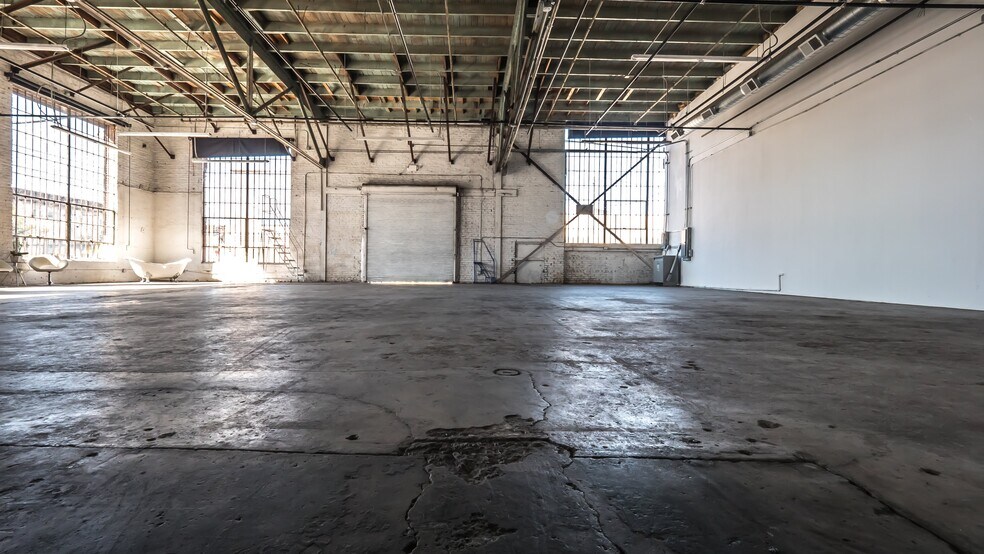 More Photos Of 6000 Avalon Blvd, Los Angeles Warehouse For Lease