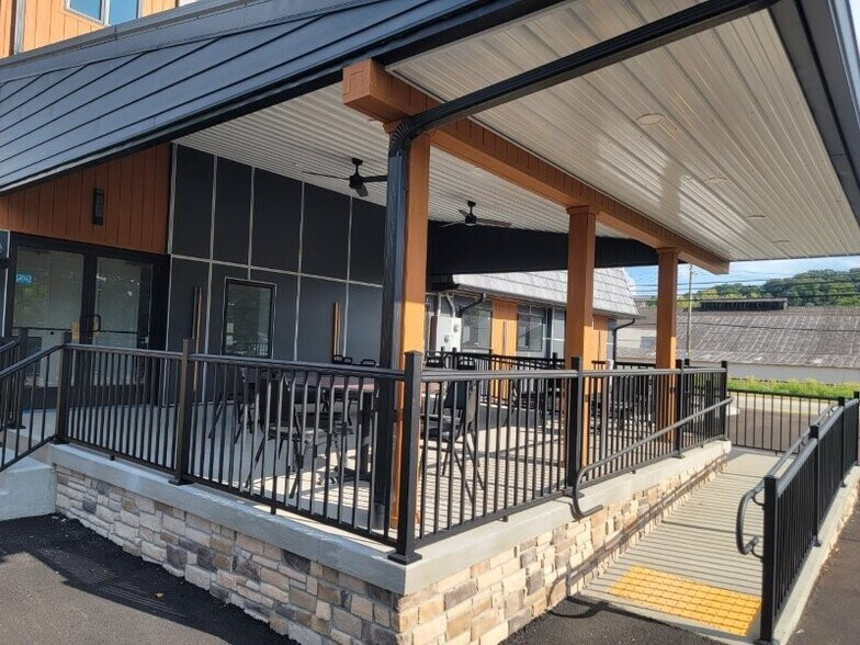 More Photos Of 775 Freeport Rd, Cheswick Restaurant For Sale