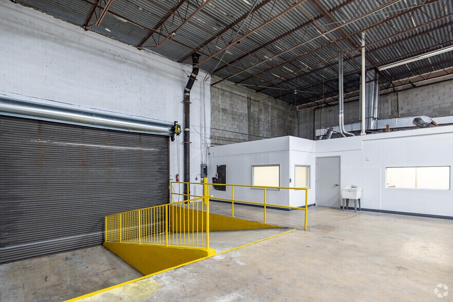 More Photos Of 1352-1382 NW 78th Ave, Doral Unknown For Lease