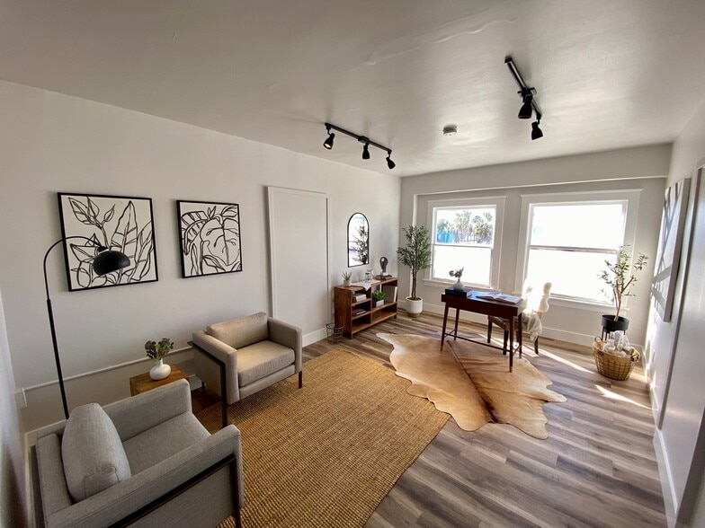 More Photos Of 970-980 Garnet Ave, San Diego Storefront Retail Office For Lease