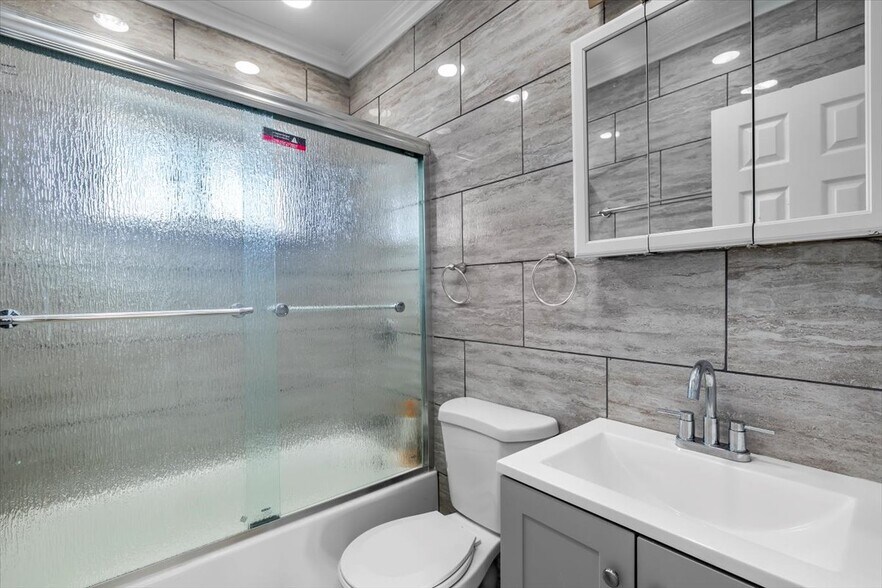 More Photos Of 10720 Burin Ave, Lennox Apartments For Sale