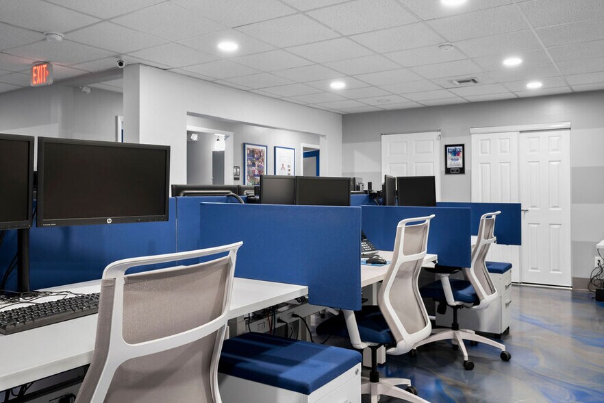 More Photos Of 1801 SE Hillmoor Dr, Port Saint Lucie Medical For Lease