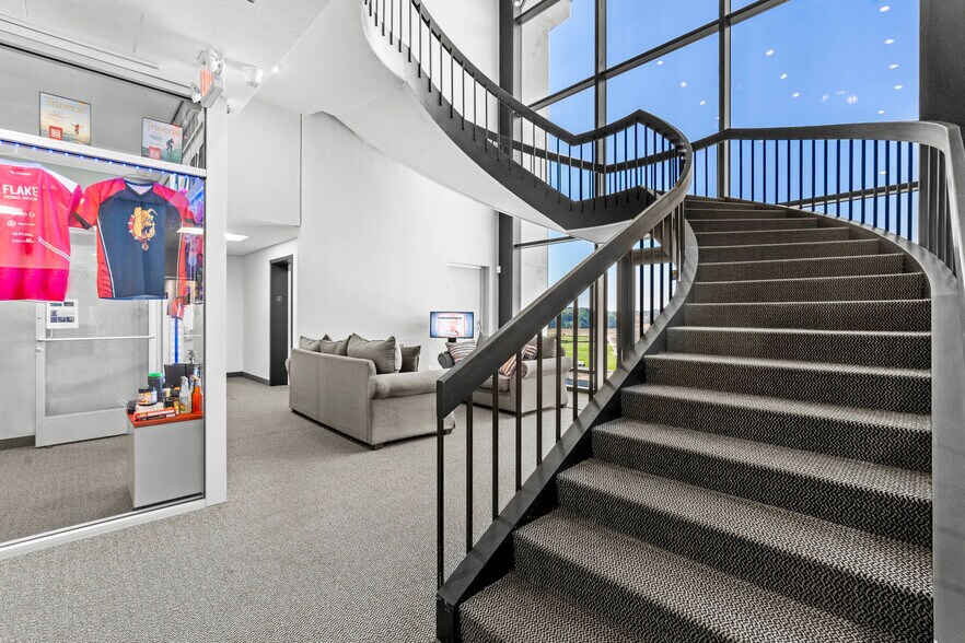 More Photos Of 1 Broadcast Way, Cadillac Medical For Sale