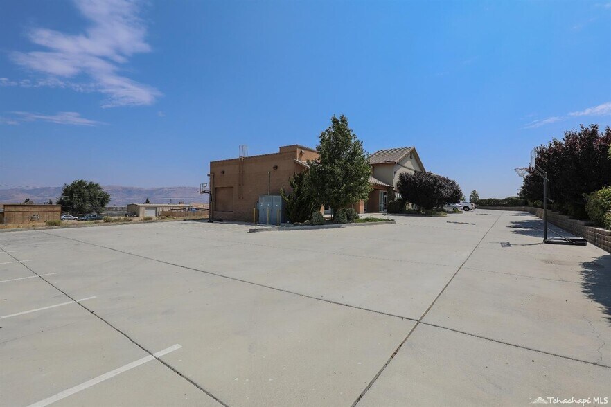 More Photos Of 20705 South St, Tehachapi Freestanding For Lease
