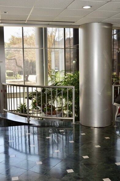 More Photos Of 6222 Richmond Ave, Houston Office For Sale