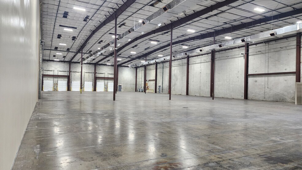 More Photos Of 6500 S 35th St, McAllen Distribution For Lease