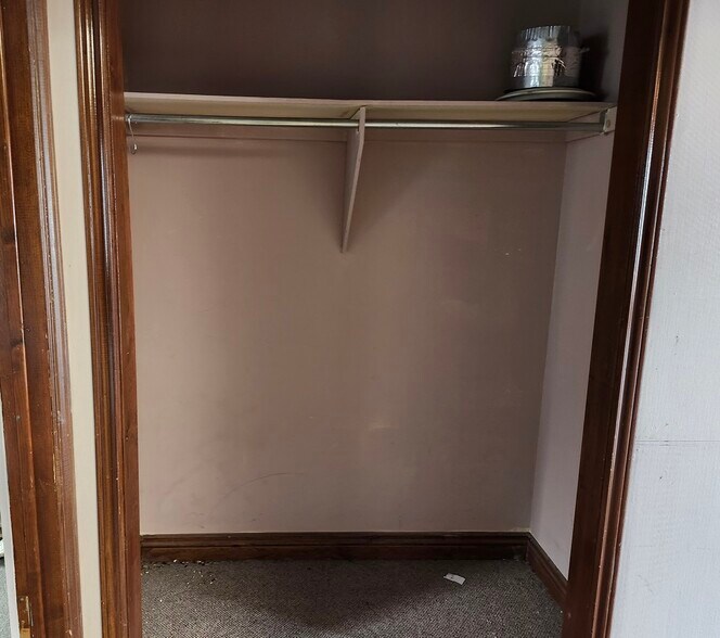 More Photos Of 1 Hiscott St, St Catharines Warehouse For Lease