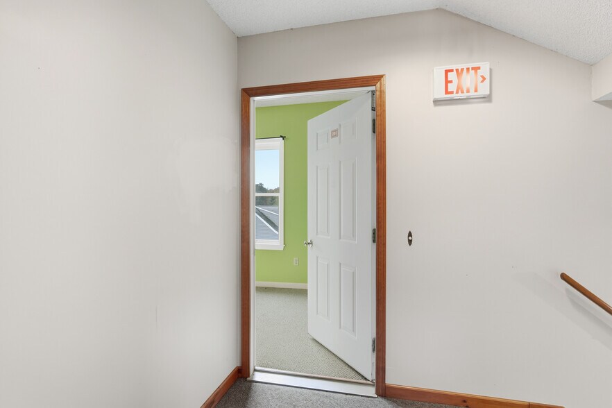 More Photos Of 131 Main St, Hatfield Loft Creative Space For Lease