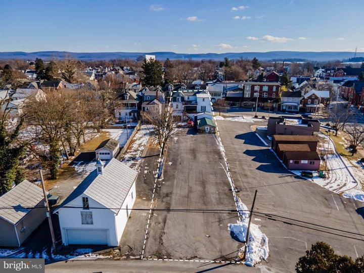 More Photos Of 211 E King St, Shippensburg Storefront Retail Residential For Sale