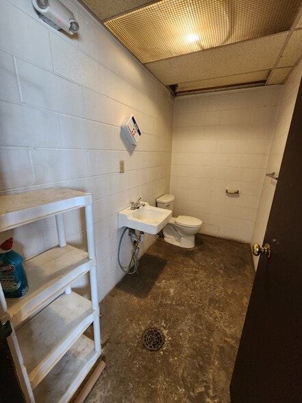 More Photos Of 103 Quarry Rd, Rochelle Warehouse For Lease