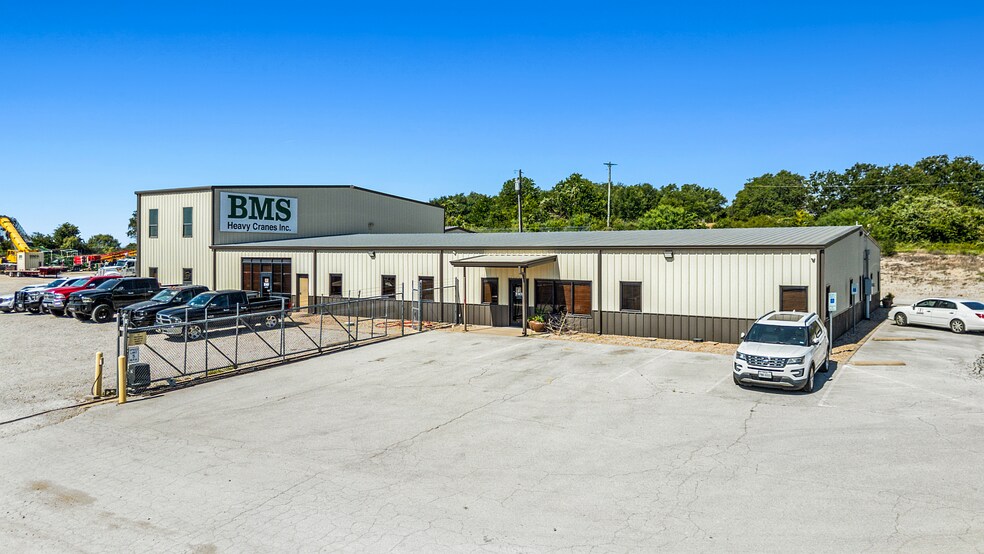 More Photos Of 1995 Ranger Hwy, Weatherford Office For Lease