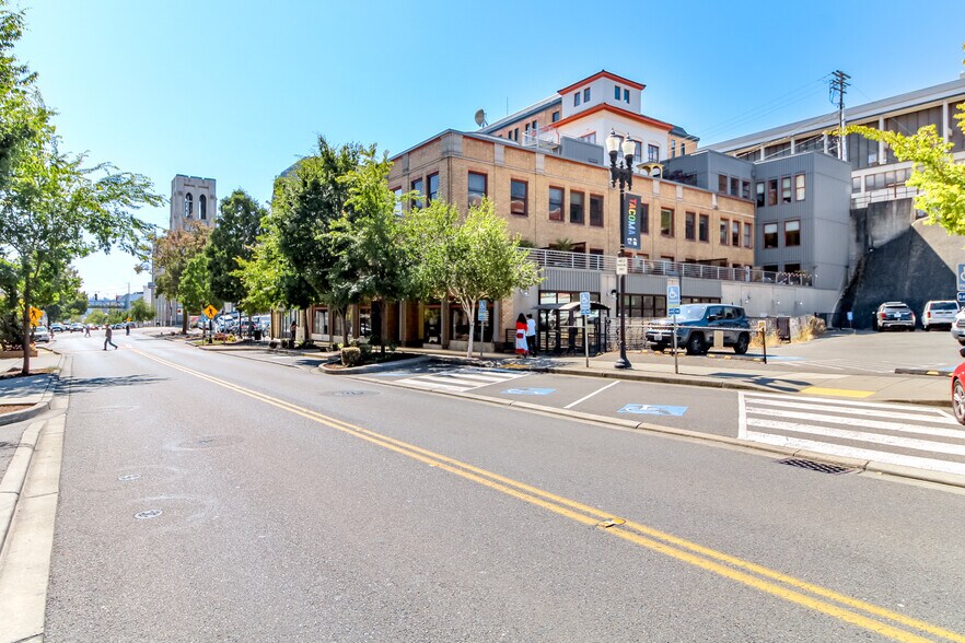 More Photos Of 744 Market St, Tacoma Apartments For Lease