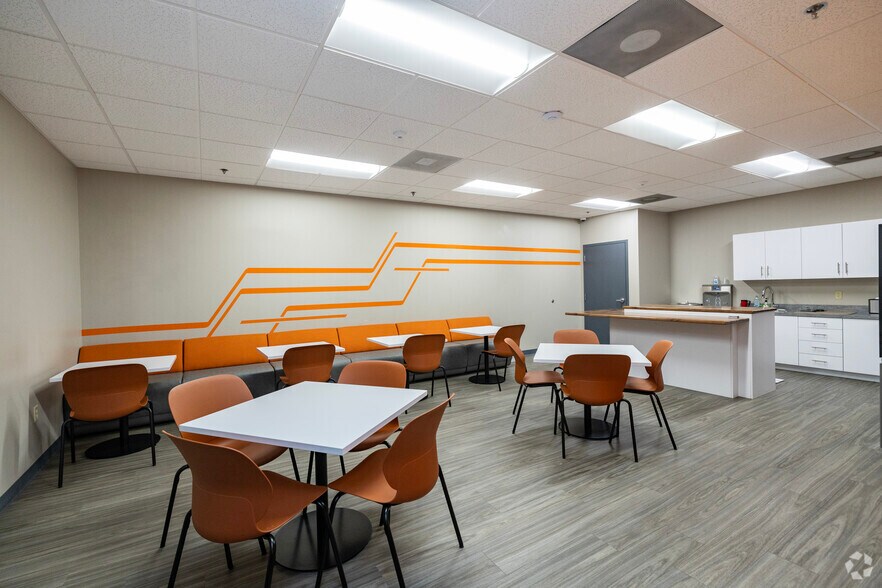 More Photos Of 10500 University Center Dr, Tampa Light Distribution For Lease