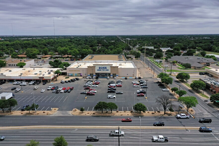 More Photos Of 2903-2905 50th St, Lubbock General Retail For Sale