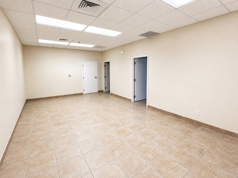 More Photos Of 6901-6945 NW LTC Pky, Port Saint Lucie Warehouse For Lease