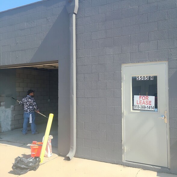 More Photos Of 5649 S Mingo Rd, Tulsa Light Manufacturing For Lease
