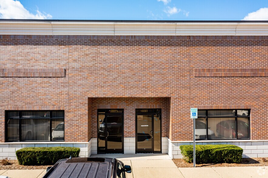 More Photos Of 16049-16089 Leone Dr, Macomb Township Warehouse For Lease