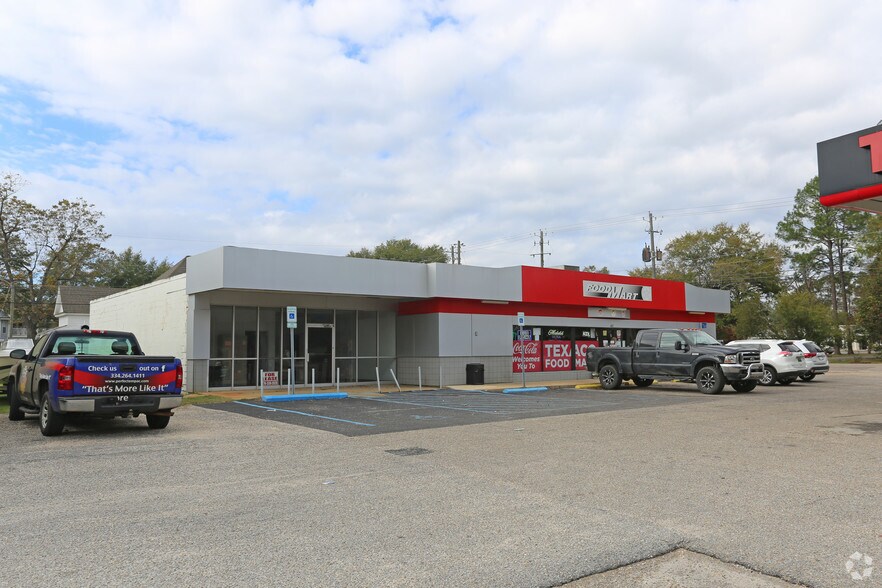 Primary Photo Of 402 S Washington St, Prattville Convenience Store For Lease