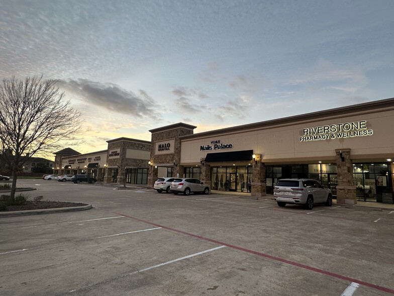 Primary Photo Of 18721 University Blvd, Sugar Land Storefront For Lease